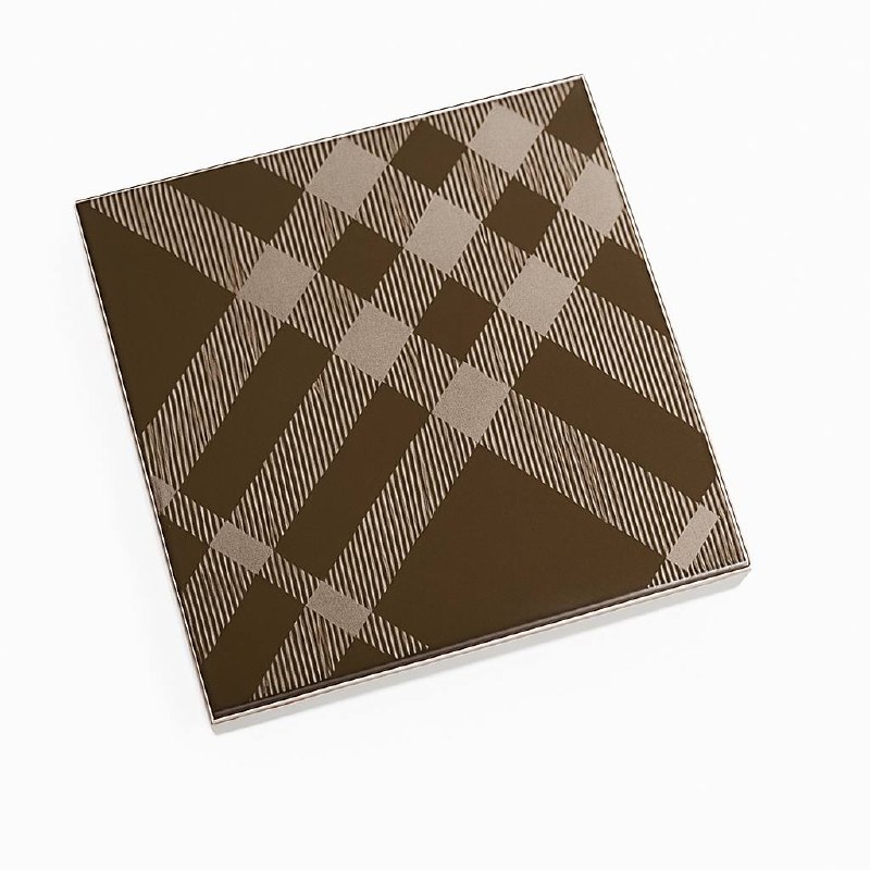 پالت گلو، کانتور و رژگونه بربری | Burberry Essentials Glow Palette 02 Medium to Dark